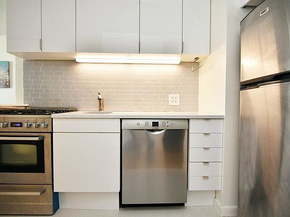 3rd image of 300 E 93rd St APT 11D