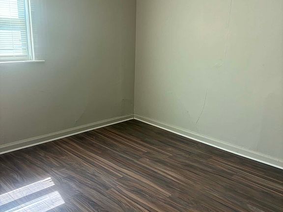 5th image of 210 S 3rd St #13