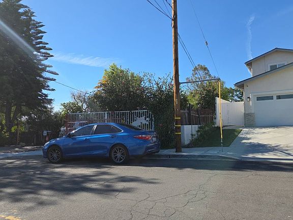 2nd image of 213 Houston Dr