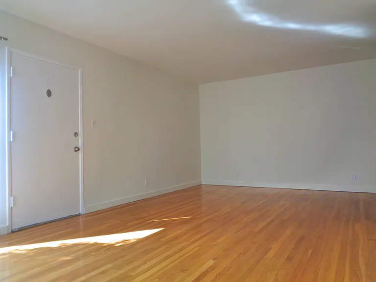 3009 Arizona Ave #6 — Photo 3