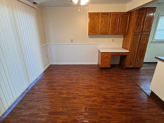 5th image of 127 N Roanoke Ave
