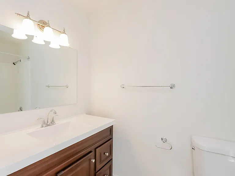 2641 E Isabella Ave — Photo 14