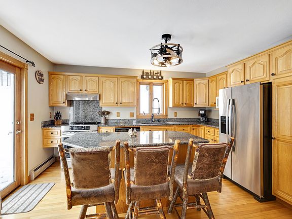 4th image of 1465 West Echo Lake Road