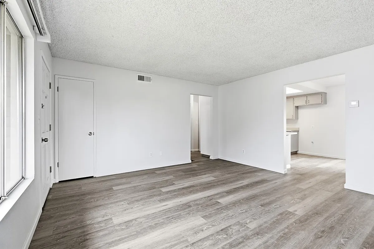 Building Photo - 1504 Rose Ave #1