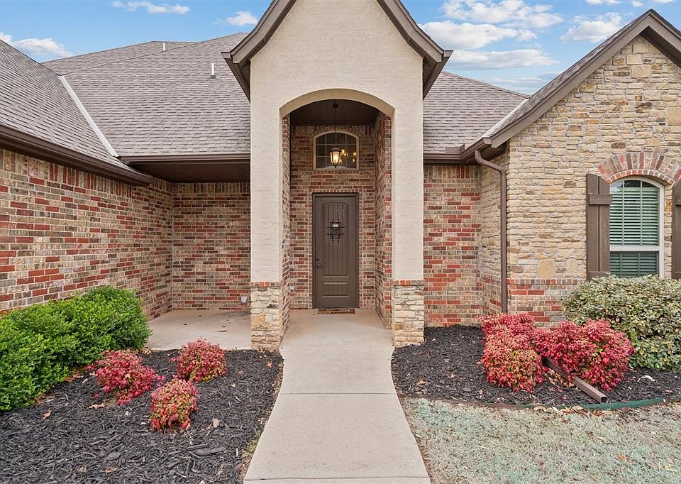 1st image of 10401 Cherrywood Dr