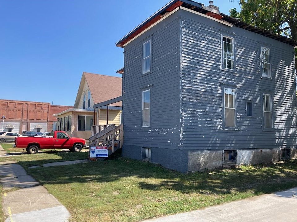 2nd image of 1012 Roland Ave