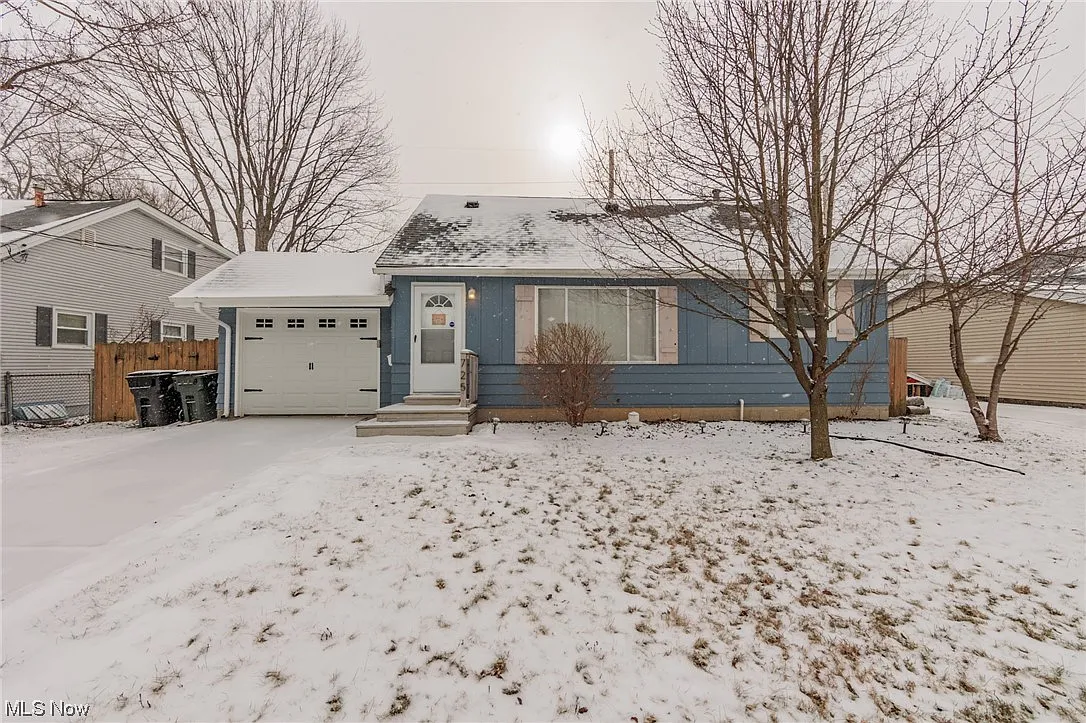725 Thornwood Blvd photo 1