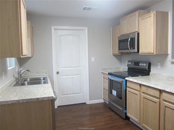 5th image of 1108 Cypress St
