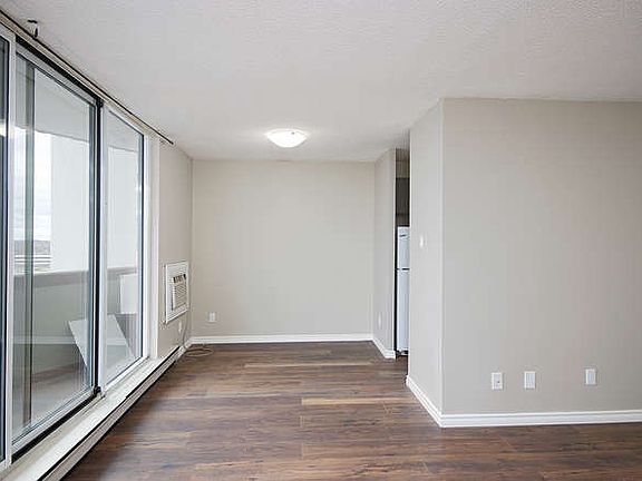 5th image of 1105 Jalna Blvd #202