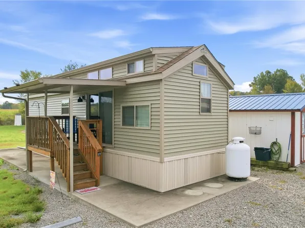 16428 W Akron Canfield Rd, Berlin Center, OH 44401