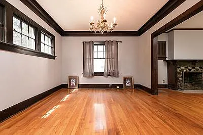 Dining Room has beautiful restored Ceiling Molding.