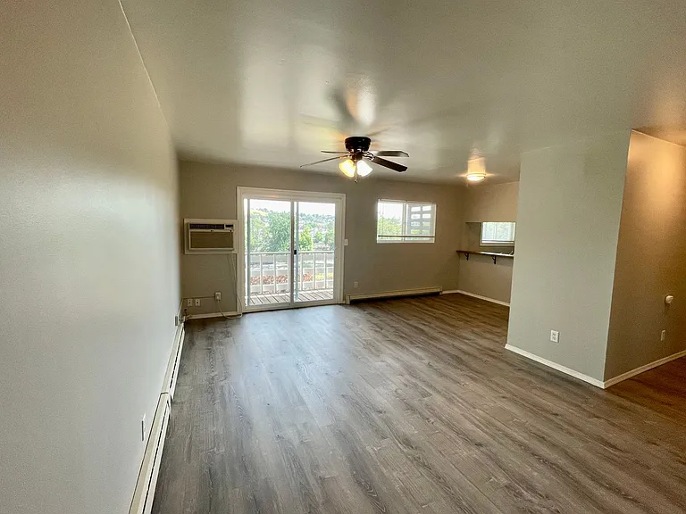 516 NW Bailey Ave #9 — Photo 4
