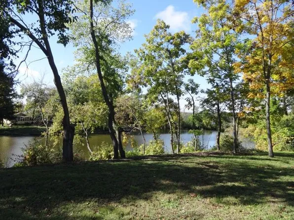 35275 LAKE SHORE DRIVE, Burlington, WI 53105