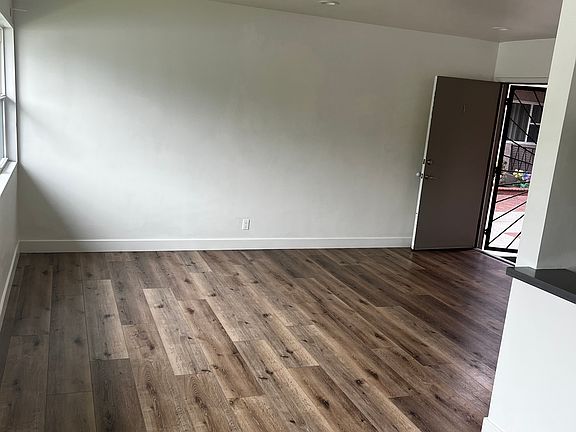 5th image of 10929 Pioneer Blvd #1