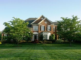 41961 Raspberry Dr, Leesburg, VA 20176