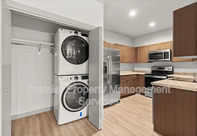 1127 Alderson Ave #109 — Photo 2