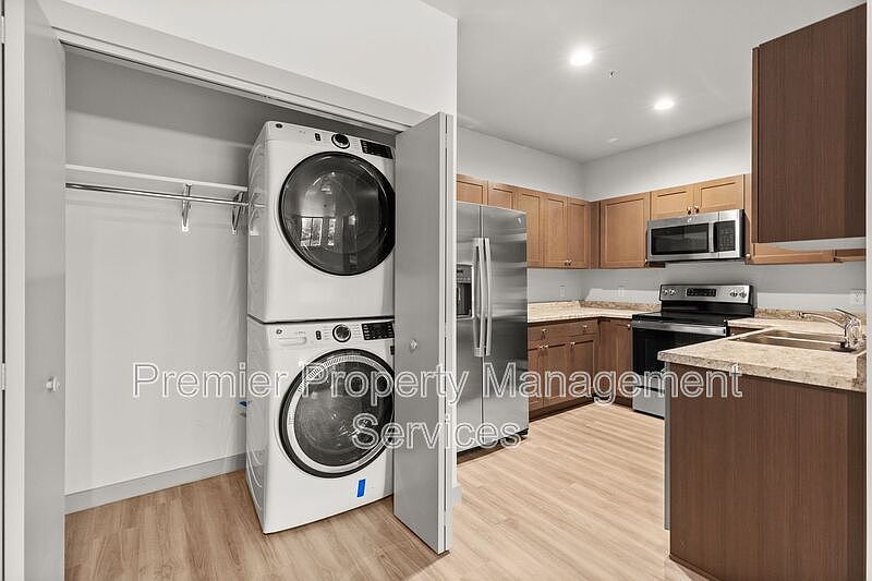 1st image of 1127 Alderson Ave Unit 110