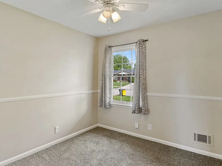 12506 Live Oak Dr — Photo 18