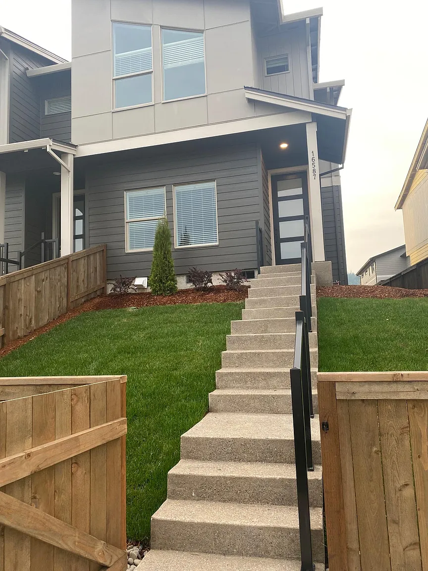 16587 SE Sunshower Pl photo 1