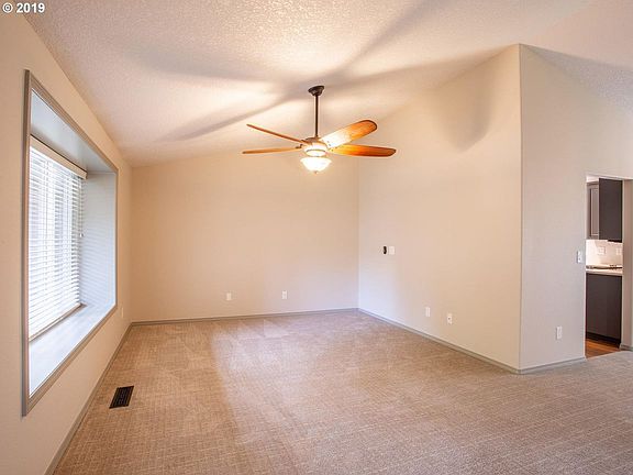 5th image of 10007 NE 180th Cir