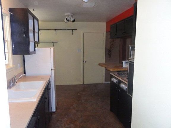 2nd image of 4220 Locust Ave