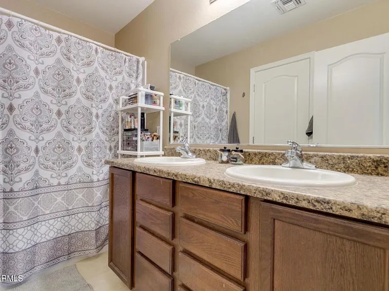 7518 S 31st Way — Photo 17