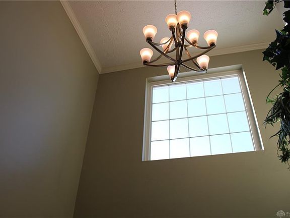 3rd image of 2585 Hillsdale Dr