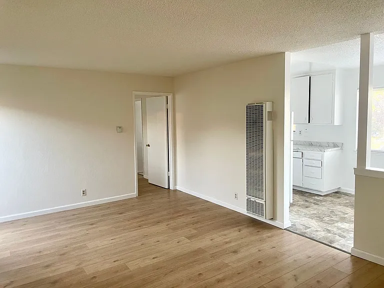 2508 Cutting Blvd — Photo 3