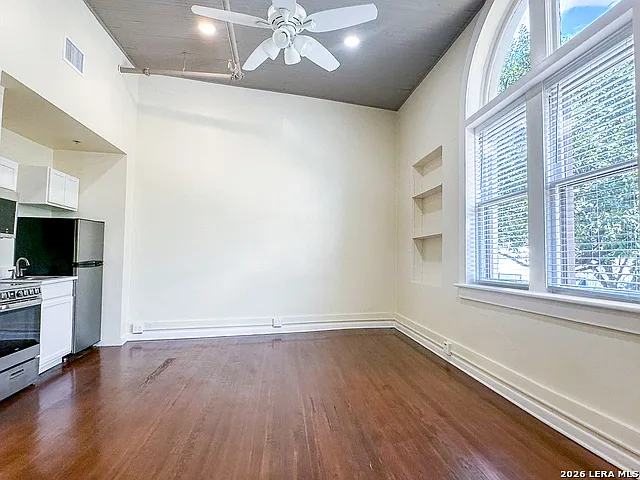 245 Losoya St — Photo 43