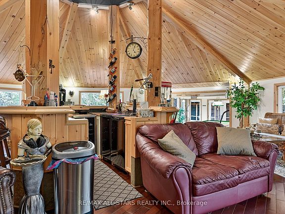 5th image of 41 Cedar Cres