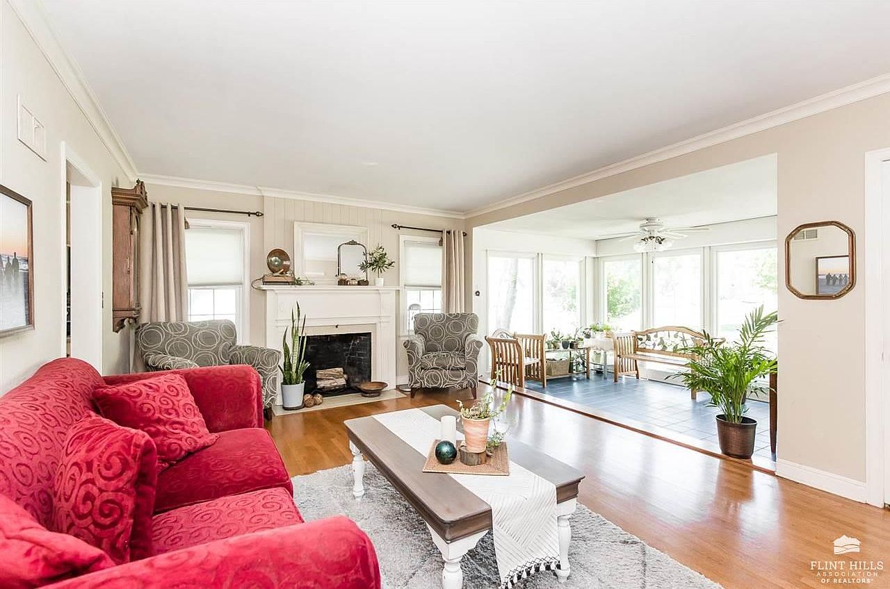 2000 Thackery St, Manhattan, KS 66502 MLS 20231811 Zillow