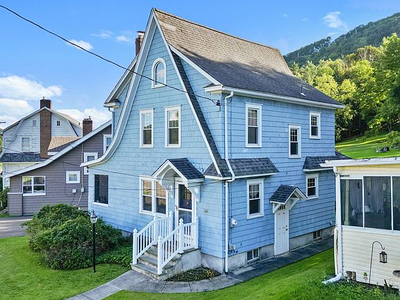 4th image of 27 Rosedale Dr