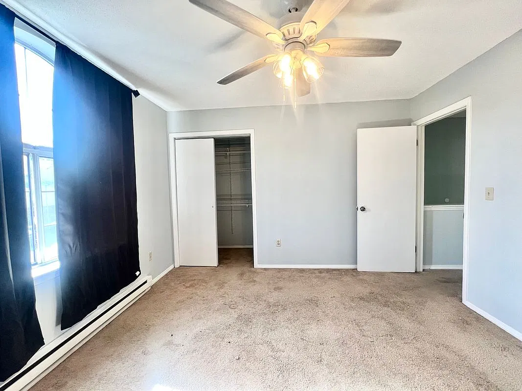 2 bed, 1.5 bath, 1040 sqft, $1,600 — Photo 3