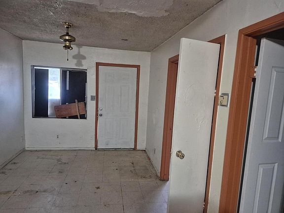 2nd image of 864 E Evening Glow Ave