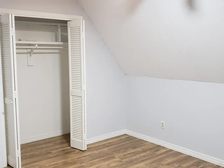258 Rolling Hill Dr — Photo 17