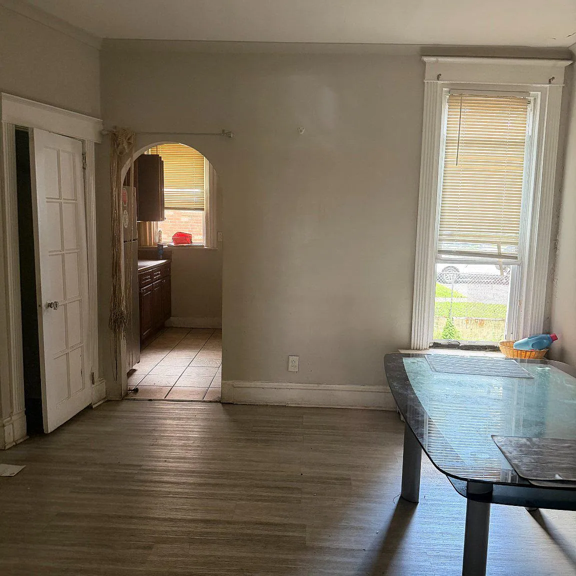 3 bed, 1.0 bath, 975 sqft, $1,700 — Photo 2
