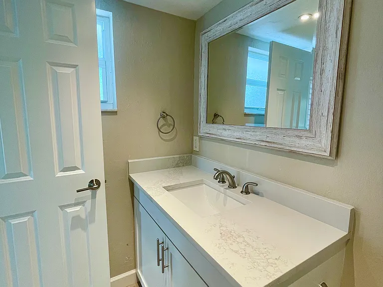 245 Lanchester Ct — Photo 14