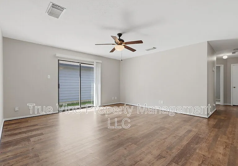 6810 Saharastone Dr — Photo 11
