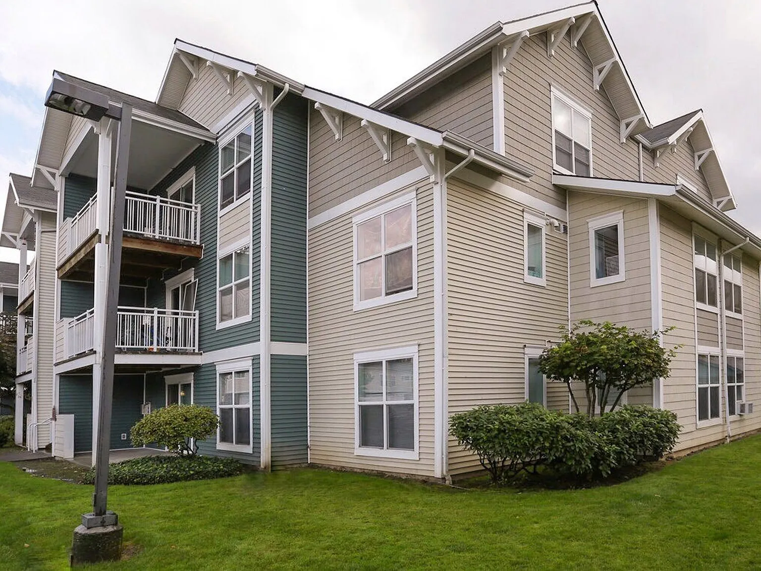 Plum Meadows Apartments — Photo 3