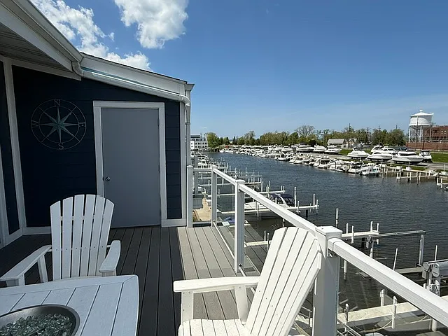 50 Marine Dr #8 — Photo 2