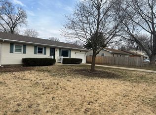 1418 Dobbins Dr, Champaign, IL
