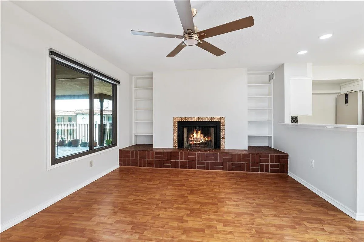 1 bed, 1.0 bath, 708 sqft, $1,995 — Photo 1