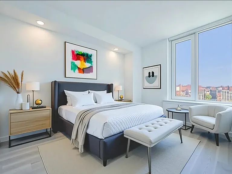 2455 3rd Ave #PHM — Photo 3