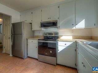 1200 Chatham Rdg, Charlottesville, VA 22901