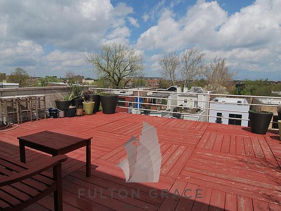 2nd image of 2040 W Wabansia Ave #3RT