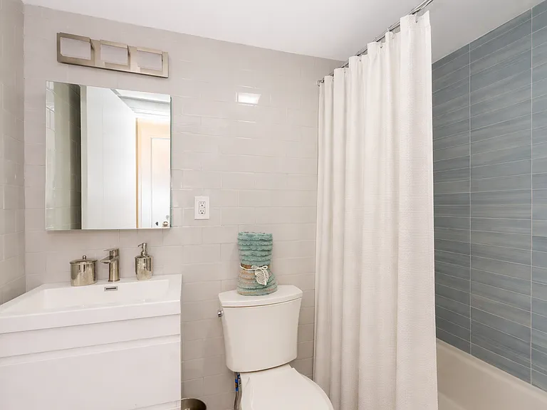 848 E Broadway #3B — Photo 12
