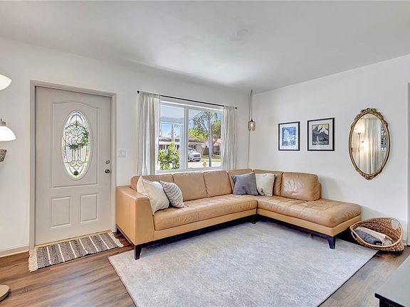 4th image of 400 NE 45th Street