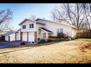 2006 E Lark St, Springfield, MO 65804