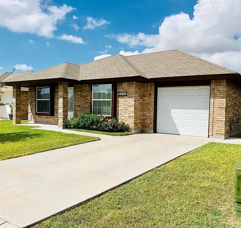 4 bed, 2.0 bath, 1196 sqft, $1,850 — Photo 2