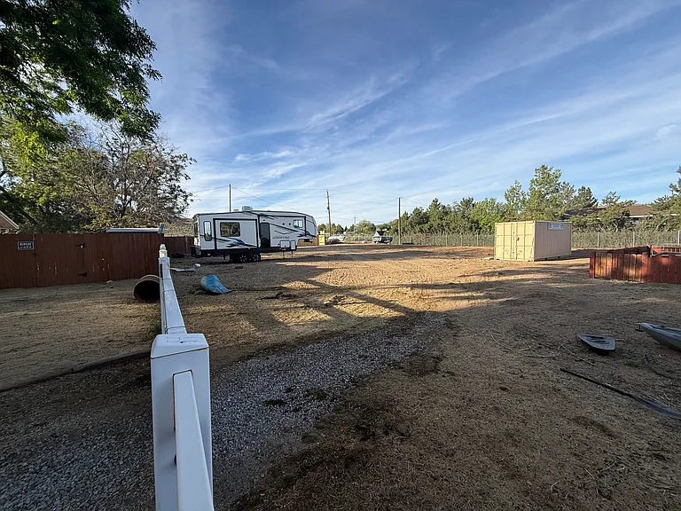 2715 Knob Hill Dr — Photo 10